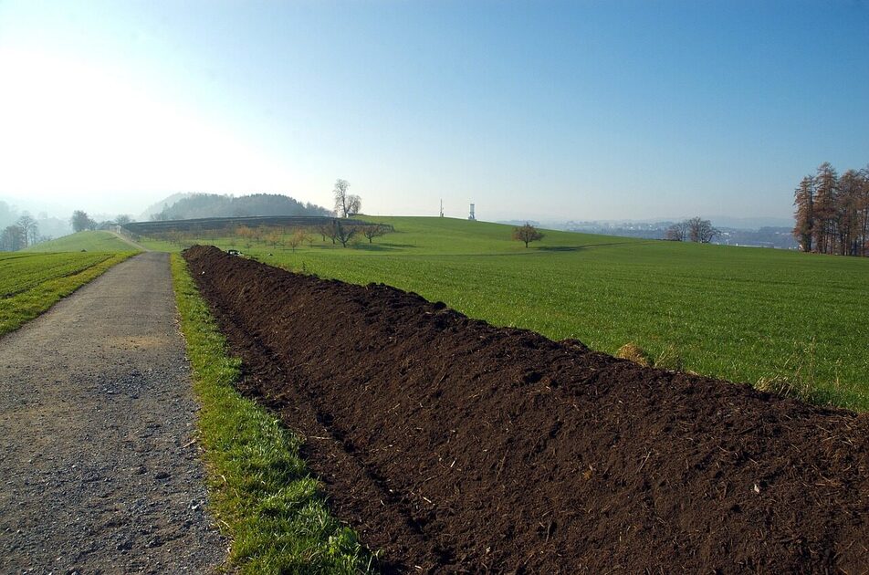 De 7 bewezen voordelen van compostgebruik | VGR Groep