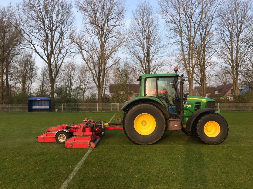 maaien voetbalveld door VGR Dienstverlening