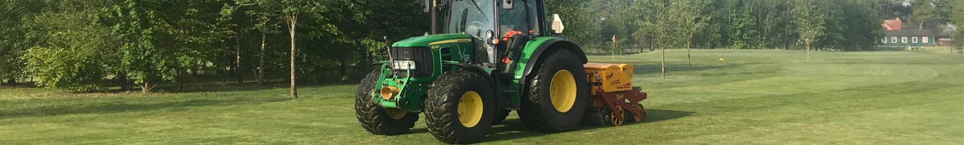 19 04 29 doorzaaien fairways en semi rough - Golfbaan Weilenseind Gilze 06